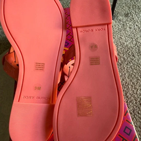 Tory Burch Coral Sandals with Medallion Logo - Picture 6 of 7